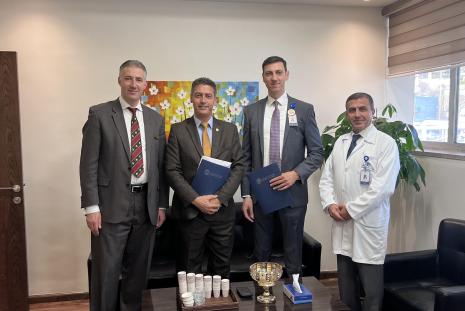 The 鶹ýAV and the Istishari Hospital in Amman Sign a Cooperation Agreement to Train Medical Students